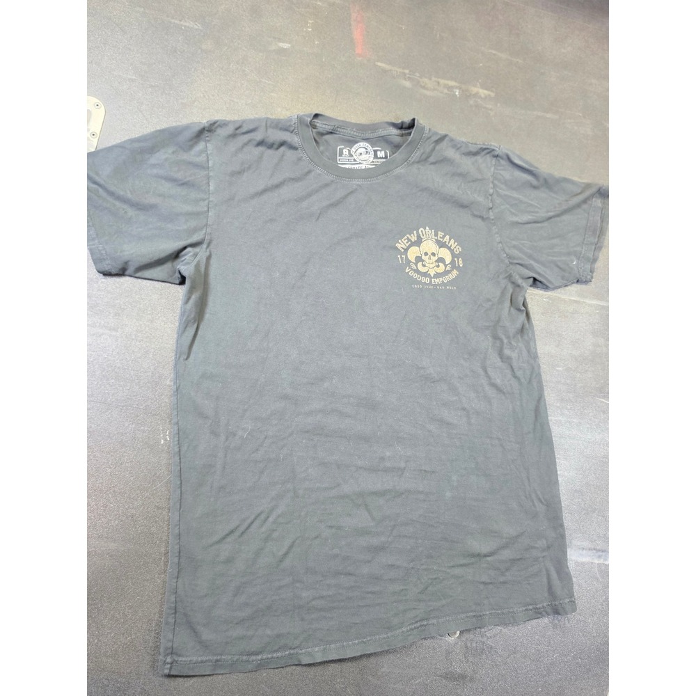 The Duck Company New Orleans Voodoo Emporium T-Shirt Gray Mens Medium